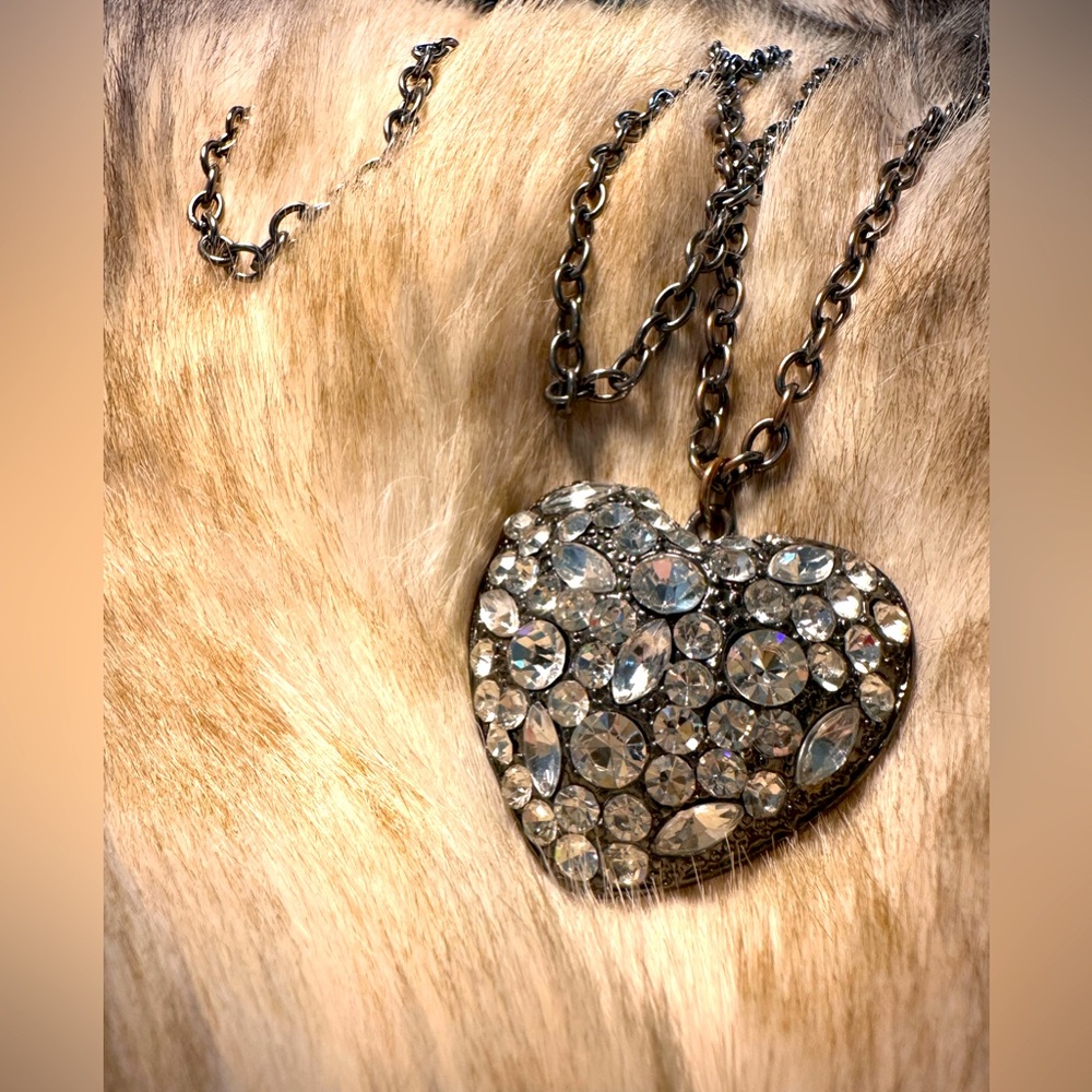 Crystal Rhinestone Platinum Tone Heart Pendant Chain Necklace